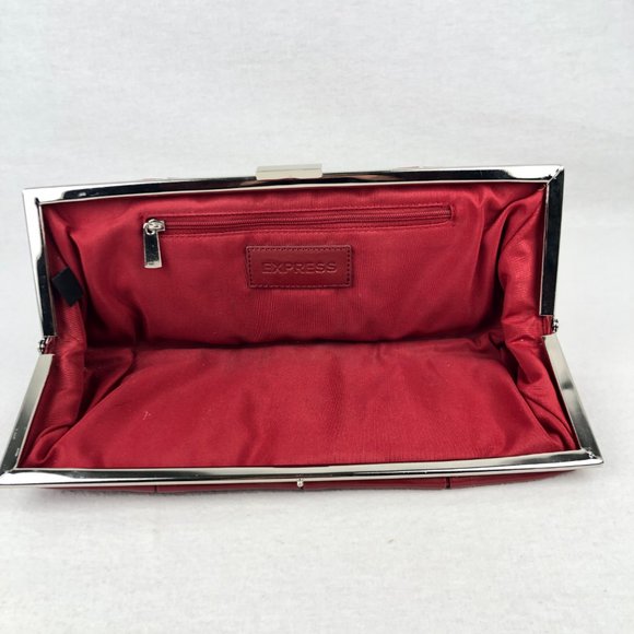 Express red snap clutch - Picture 3 of 3